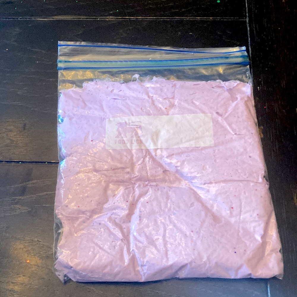 I’m selling a mermaid dust slime/fluffy slime